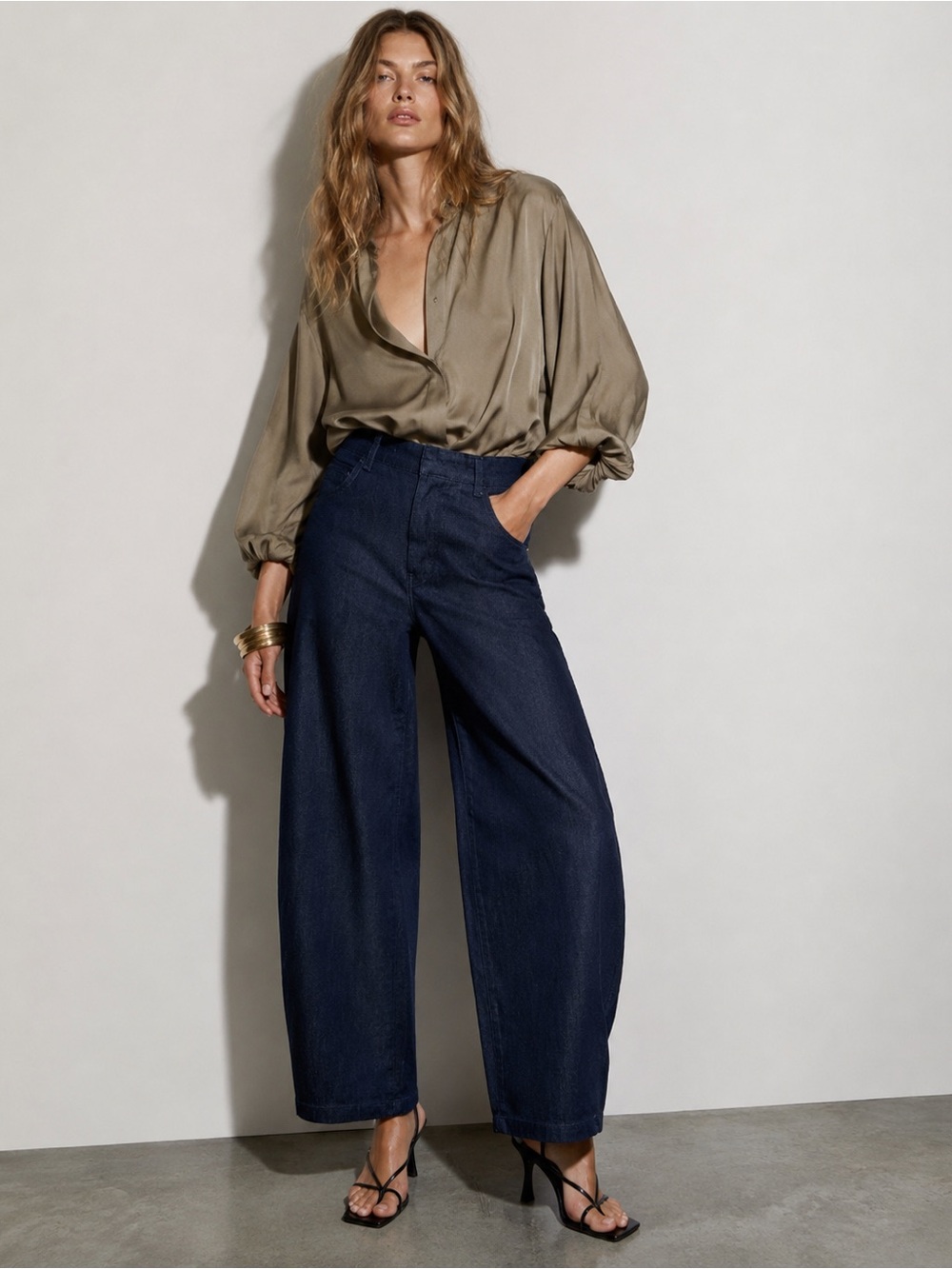 NWT Zara ZW Collection Barrel Leg High Rise Trouser Ankle Jeans Dark Wash size 4